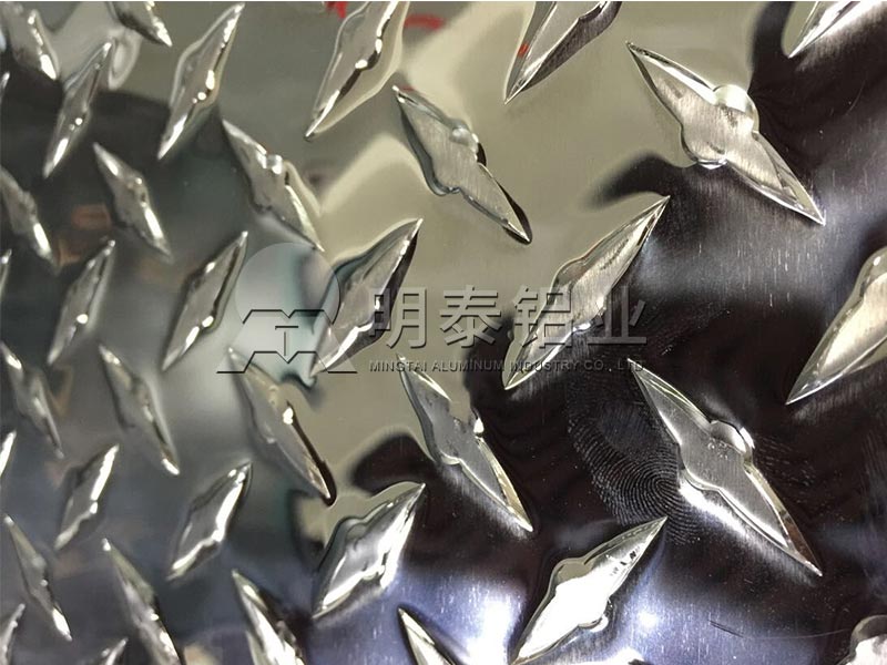 車廂用花紋鋁板合金規(guī)格有哪些？不同花紋板價格不同