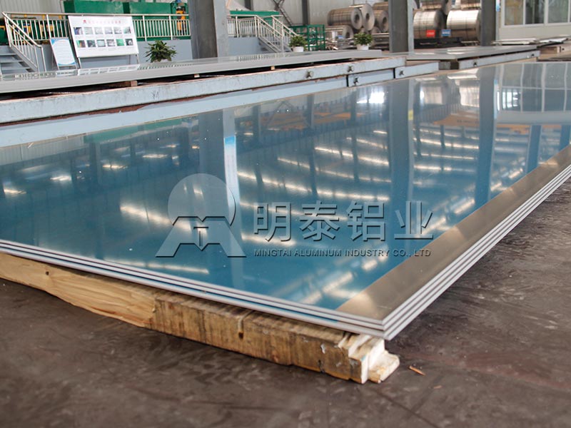 5052鋁板用于機械設(shè)備有哪些優(yōu)勢？一噸價格多少？