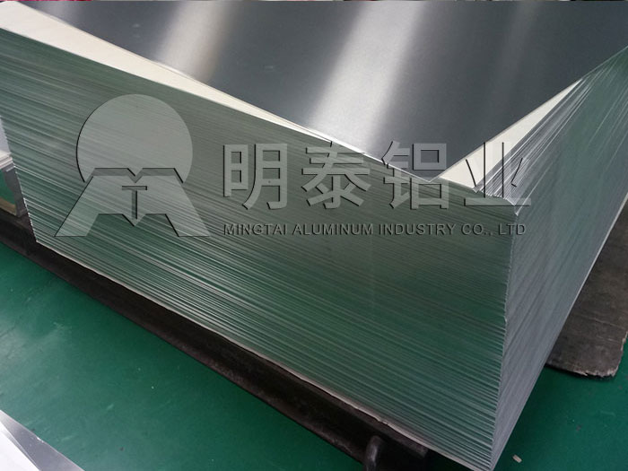 機(jī)箱機(jī)柜用5052鋁板多少錢(qián)一噸，明泰優(yōu)惠報(bào)價(jià)分析