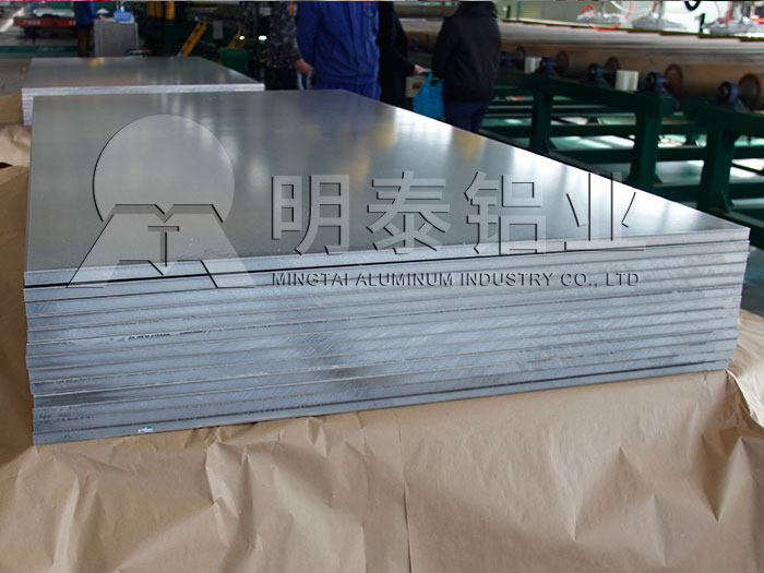 機(jī)箱機(jī)柜用5052鋁板多少錢(qián)一噸，明泰優(yōu)惠報(bào)價(jià)分析
